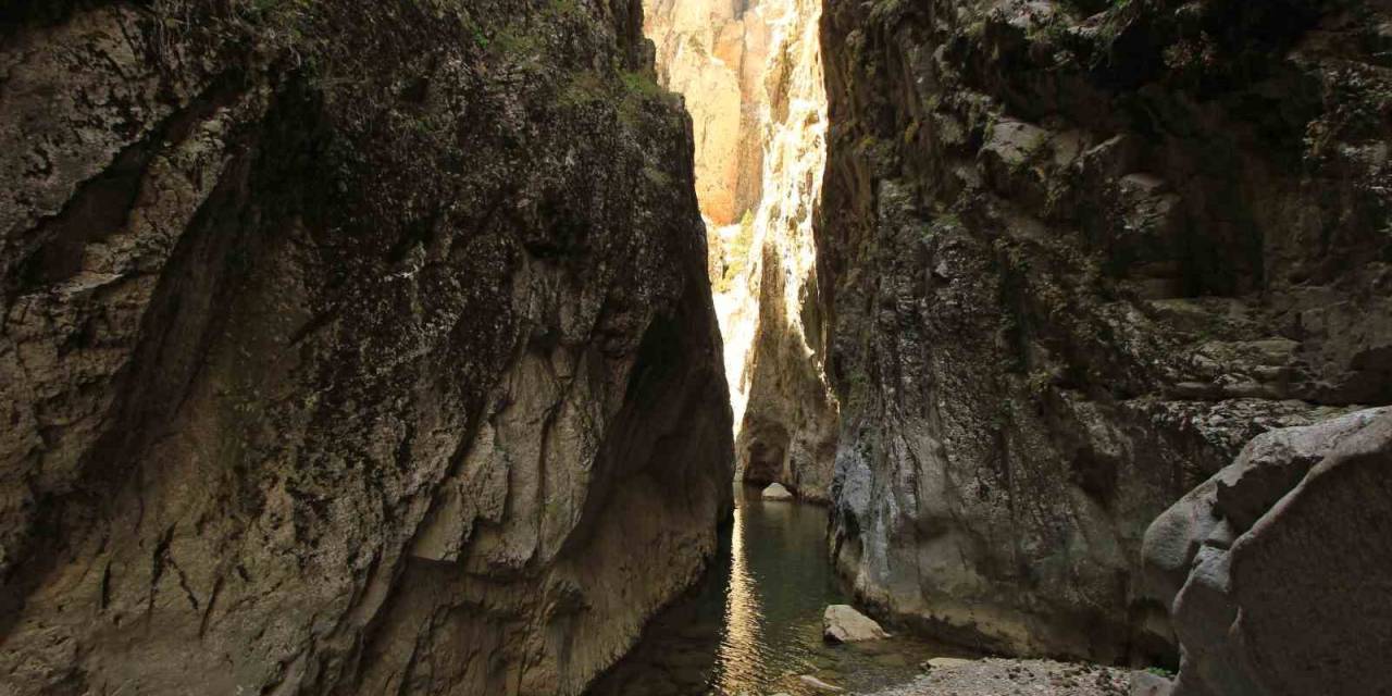 Tokalı Kanyonu Görsel Şölen Oluşturdu