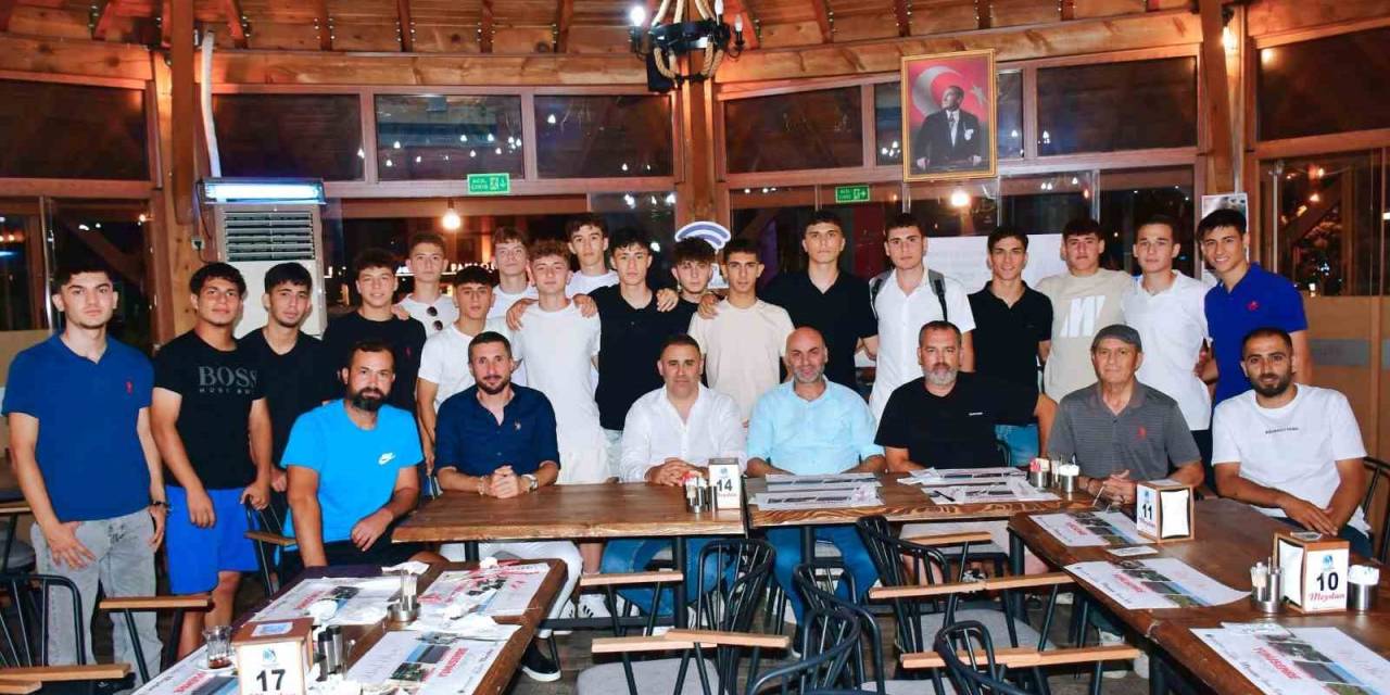 Yunusemre’nin U17’leri Türkiye Şampiyonası’na Hazır