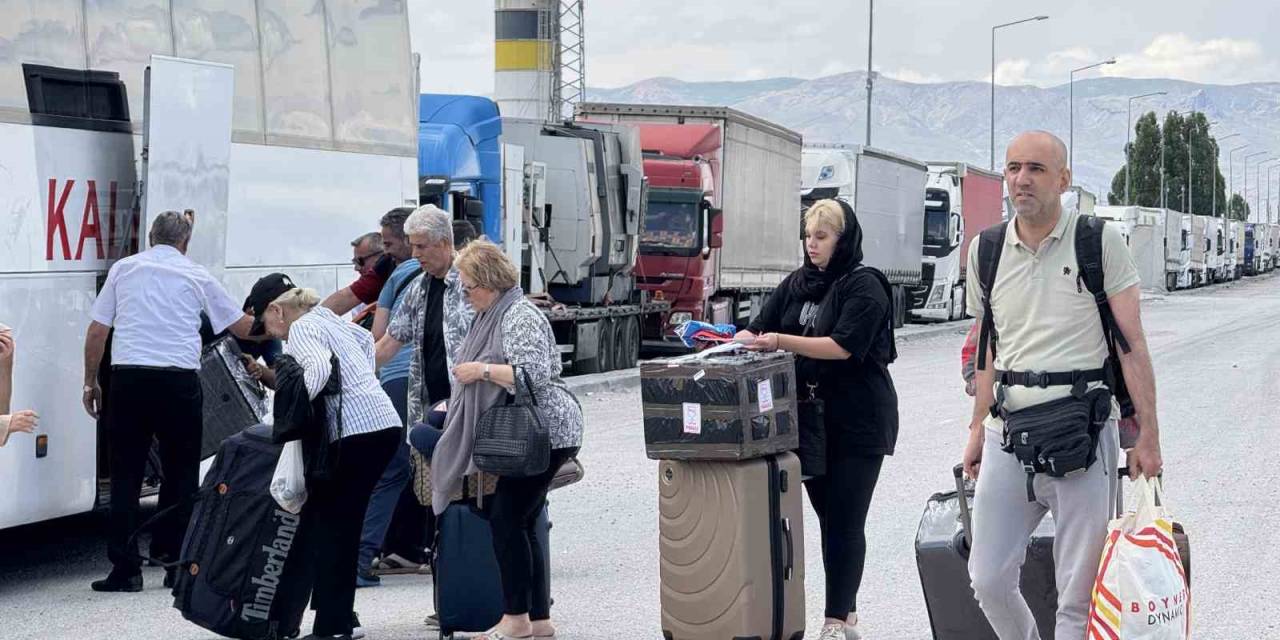 Gürbulak Sınır Kapısı’nda Hava Sahası Etkisi: Karayolu Tercih Ediliyor