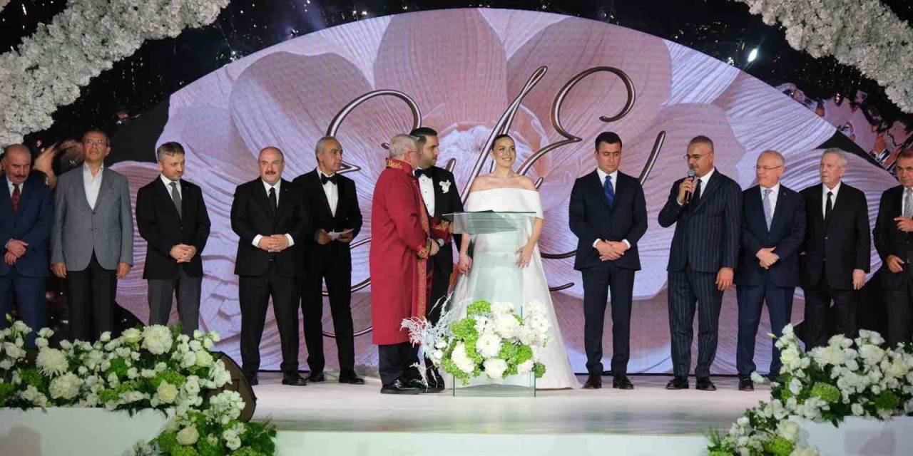 Çorum’daki Düğün Ünlüler Geçidine Sahne Oldu
