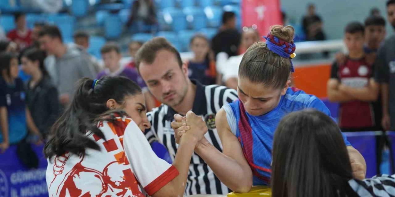 Taşımalı Köy Okulu Öğrencisi Antalyalı Ayşe, Türkiye Şampiyonu Oldu