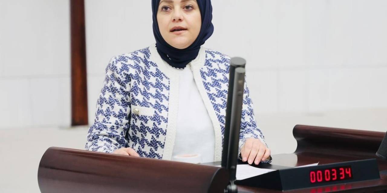 Milletvekili Ün, Halk Otobüsünde Saldırıya Uğrayan Tesettürlü Kadınla Görüştü