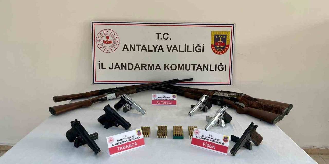 Antalya’da Jandarmadan Kaçak Silah Operasyonu