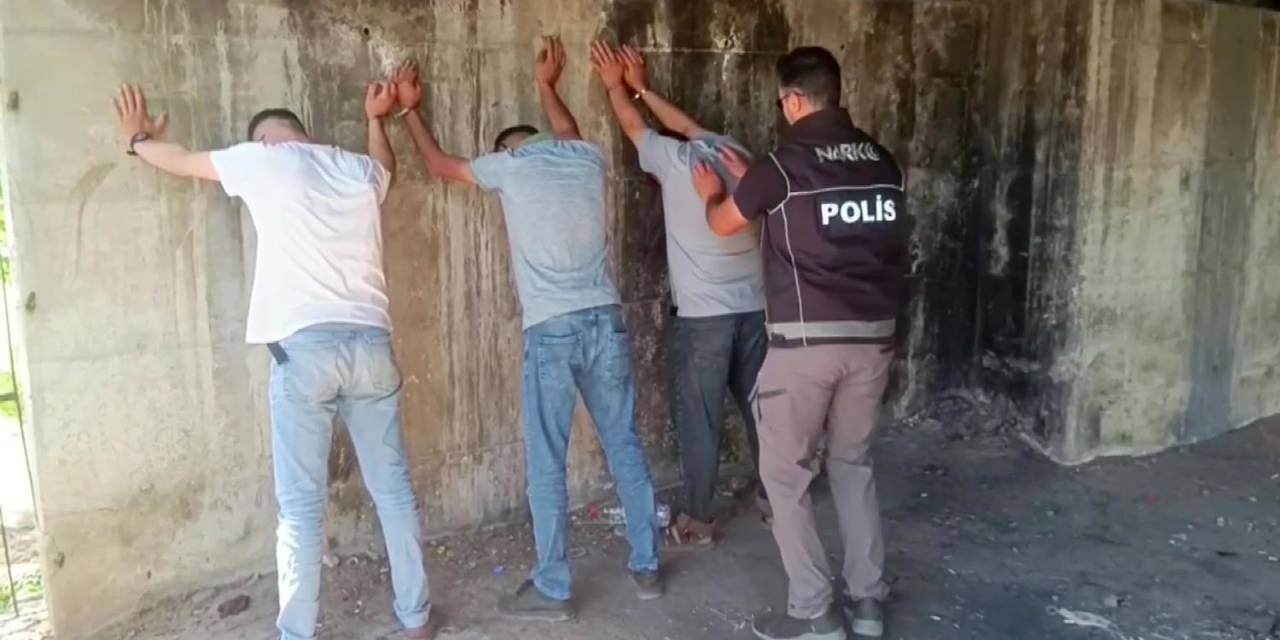 Adana’da Uyuşturucu Denetimi: 65 Şüpheli Yakalandı