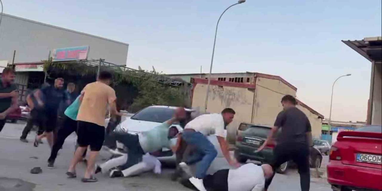 Kaza Sonrası Tekmeli, Yumruklu Kavga