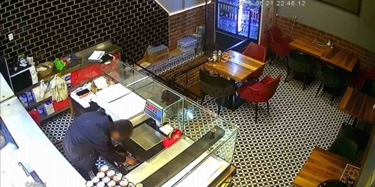 Van’da Börekçide Hırsızlık Kameraya Yansıdı