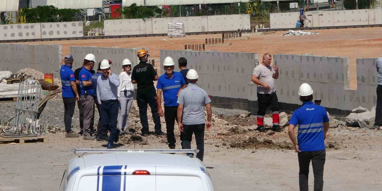 Kepçe, Ana Hattı Patlattı: Çok Sayıda Ekip Sevk Edildi