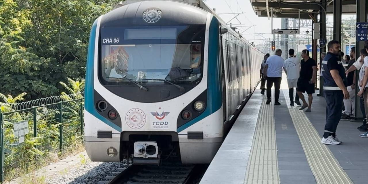 Marmaray’da Raylara Atlayan Kişi İntihar Etti