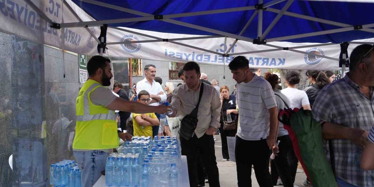 Kartal Belediyesi Ekipleri, Yks Heyecanında Öğrencileri Yalnız Bırakmadı