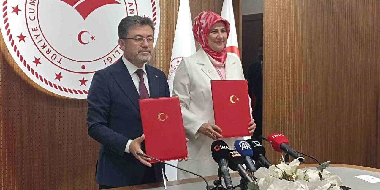 Bakan Yumaklı: "Bir Ünite Kan Bağışı Yapan Tüm Gönüllüler Adına 3 Fidan Dikerek Geleceğe Eser Bırakmasını Sağlayacağız"