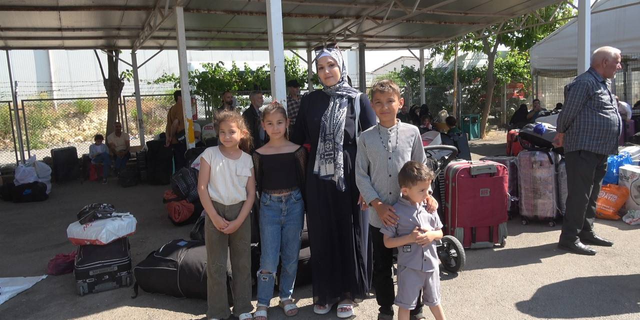 Suriyelilerden Türkiye’ye Veda: "Şimdi Vatanı Büyütme Zamanı"