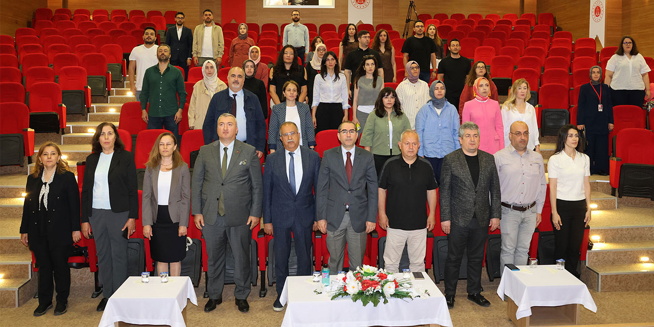 Rize'de 16 İlden 29 Kadın Hastalıkları ve Doğum Uzmanına Acil Obstetrik Bakım Eğitimi