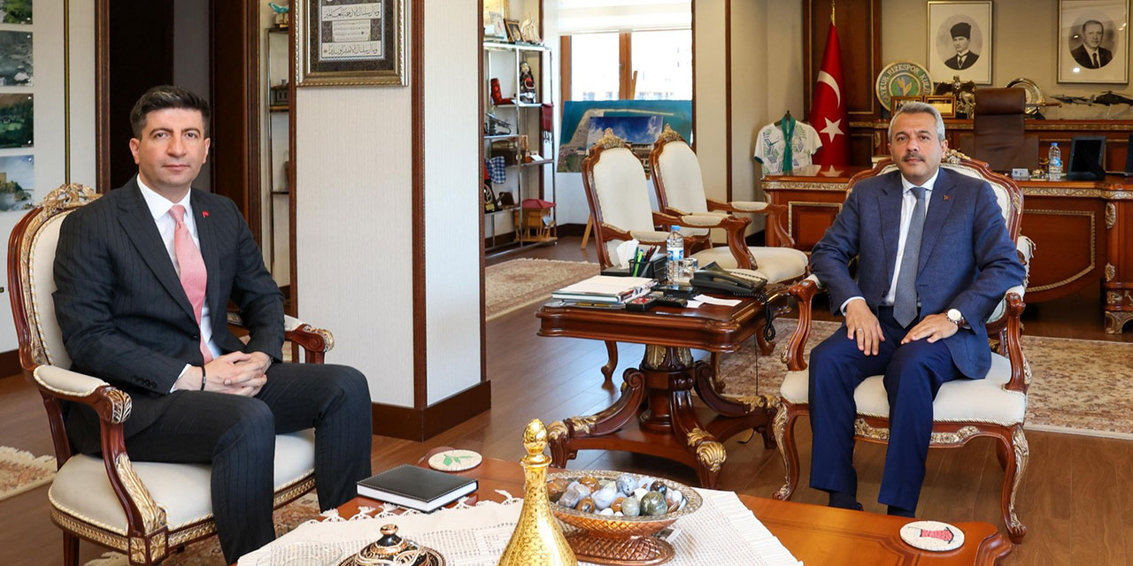 Güneysu'nun Yeni Kaymakamı Eyüp Gürdal Görevine Başladı