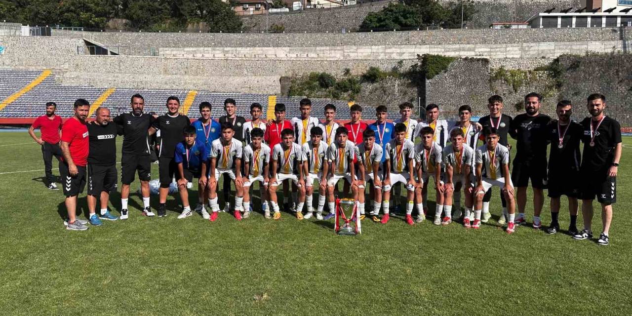 U15 Türkiye Futbol Şampiyonası’nda Şampiyon Talas Belediyespor