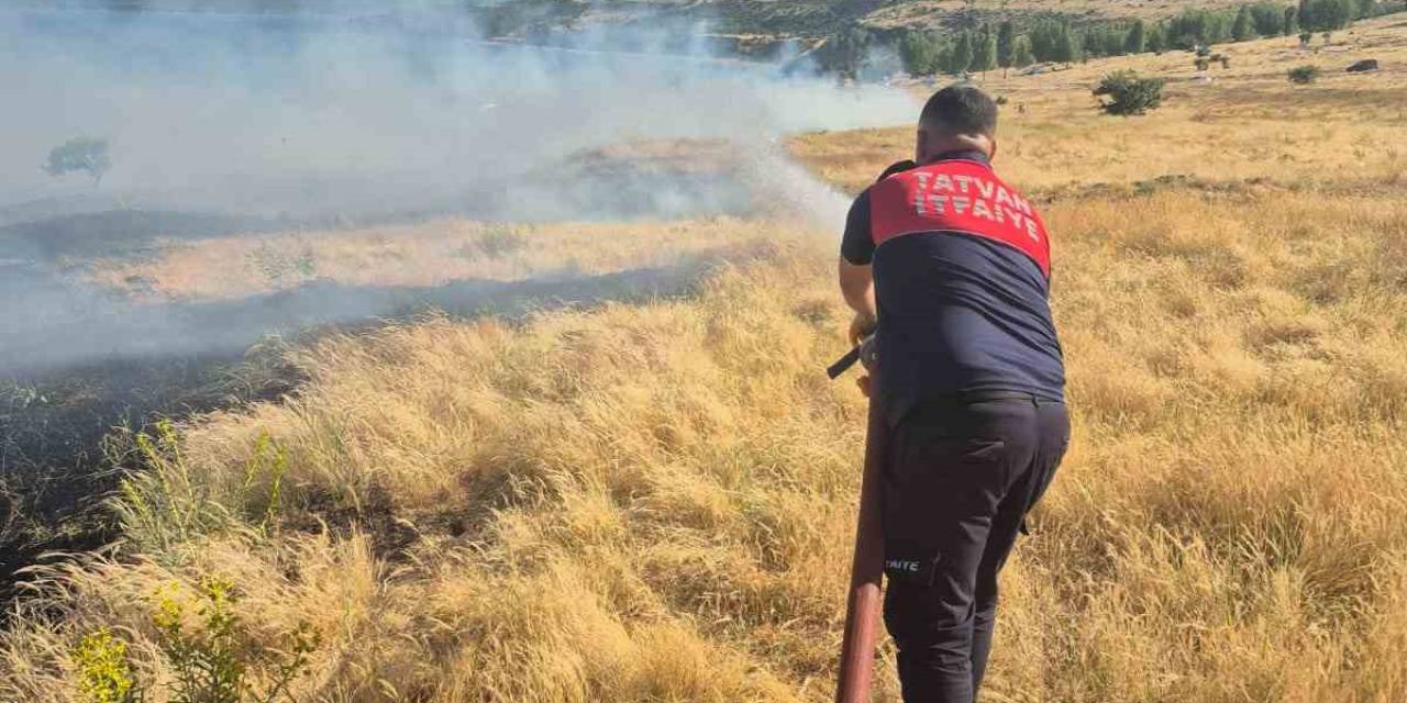 Bitlis’te İki Ayrı Noktada Örtü Yangını