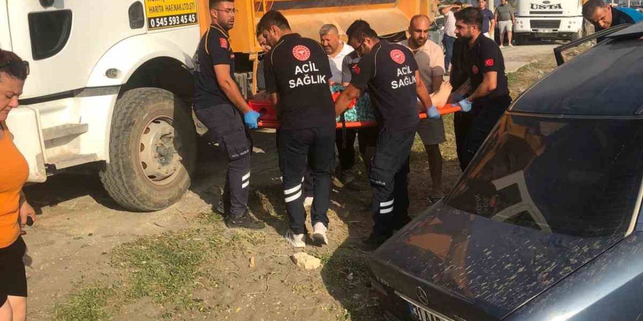Park Halindeki Araca Çarpıp Kum Tepesine Saplandı