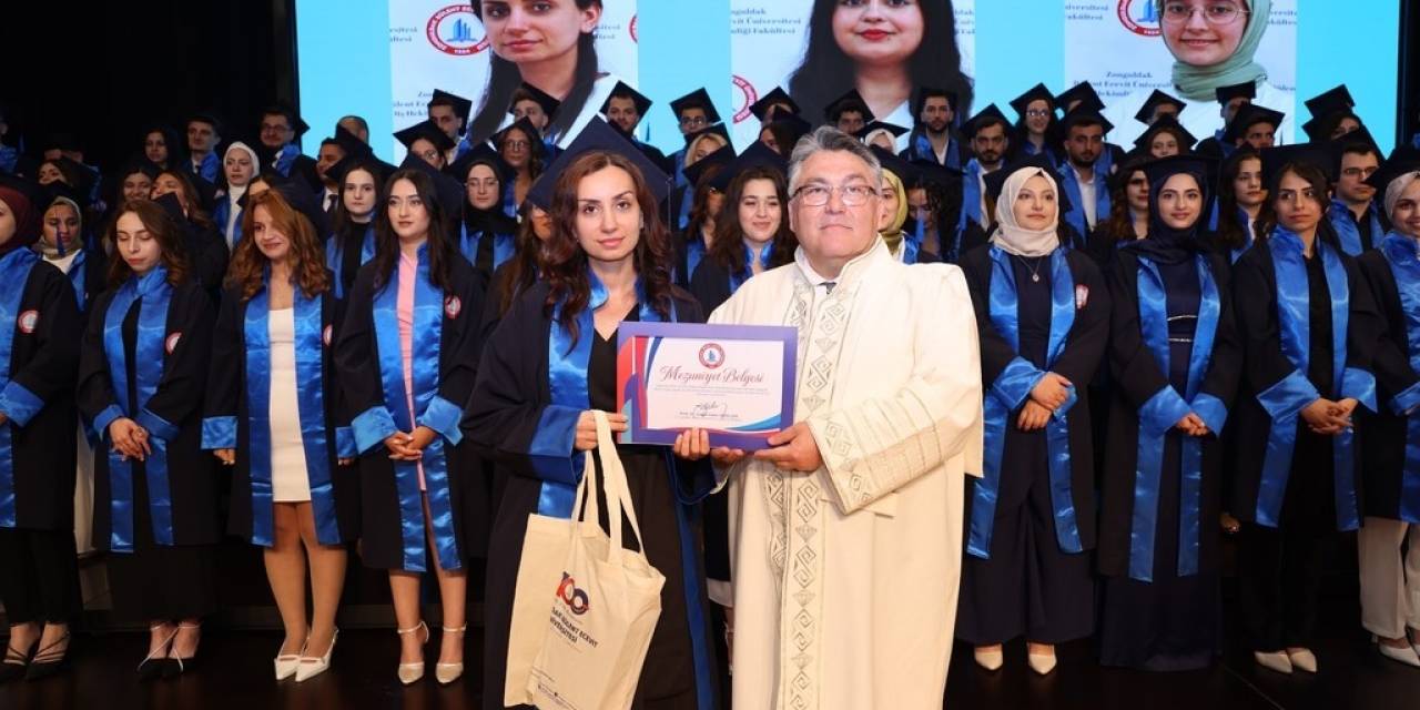 Beun Diş Hekimlerini Coşku Ve Gururla Geleceğe Uğurladı