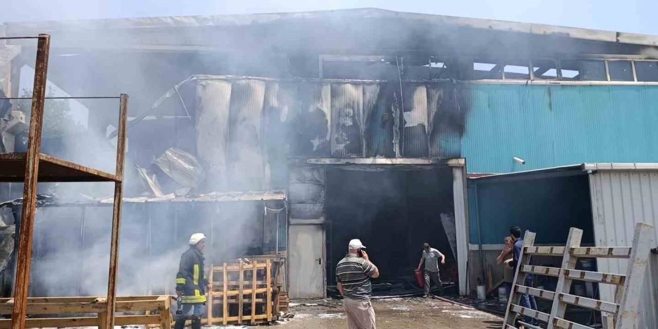 Çanakkale’de Plastik Fabrikasındaki Yangında Ağır Yaralanan İşçi Tedavi Gördüğü Hastanede Hayatını Kaybetti