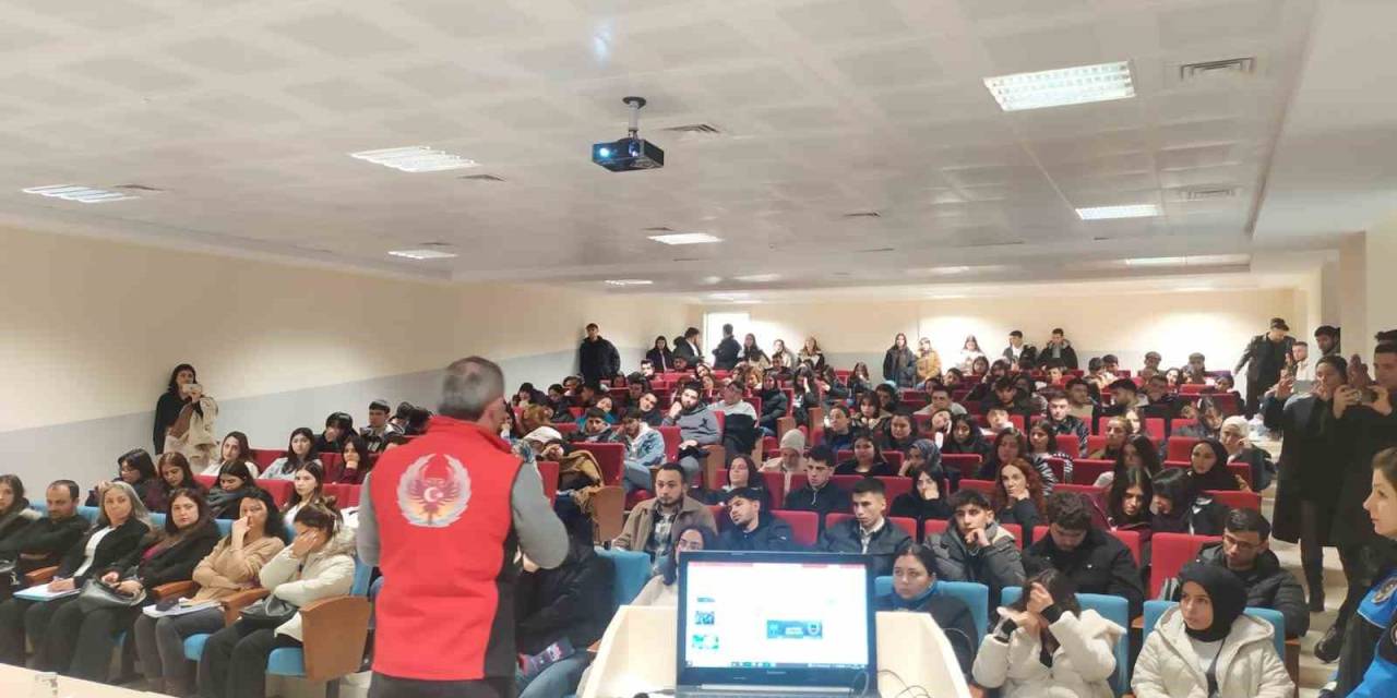 Kırşehir Emniyeti 4 Bin 441 Öğrenciyi Bilgilendirdi