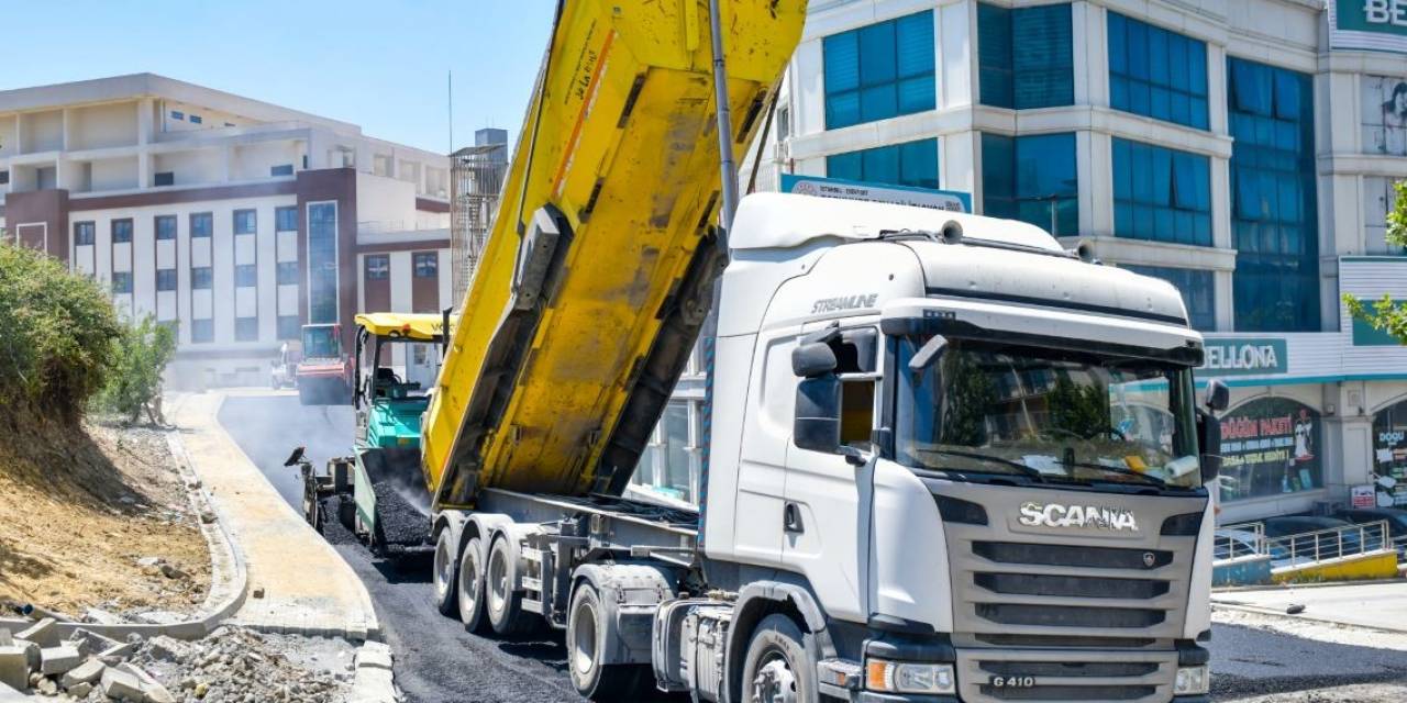 Esenyurt Belediyesi’nin Fatih Mahallesi’ndeki Asfalt Ve Çevre Düzenleme Çalışmaları Tamamlandı