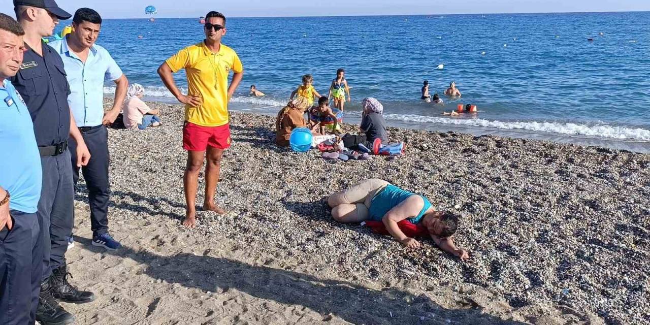 Vatandaşlar Kurtardığı Kadın Boğulma Tehlikesi Atlattı