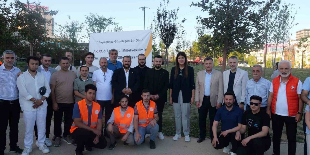 Ak Partili Milletvekili Derya Ayaydın Vatandaşlarla Sohbet Ederek Dondurma İkram Etti