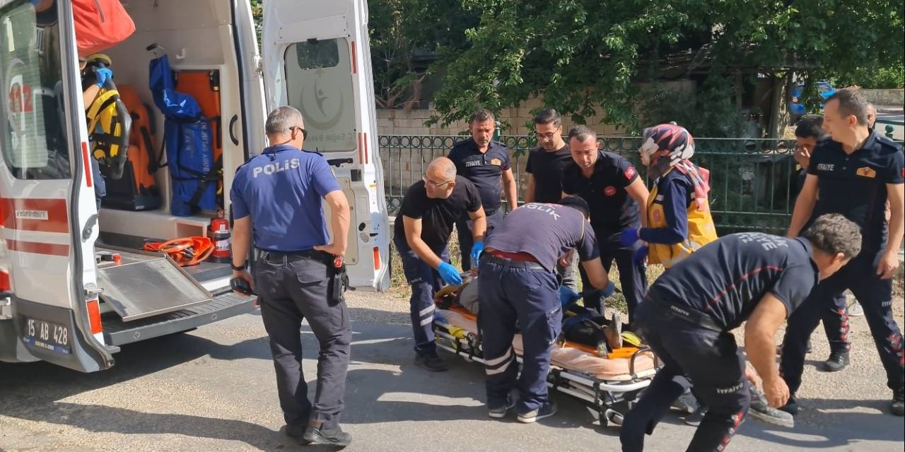 Burdur’da Ahşap Balkon Çöktü: Anne Ve Kızı Yaralandı