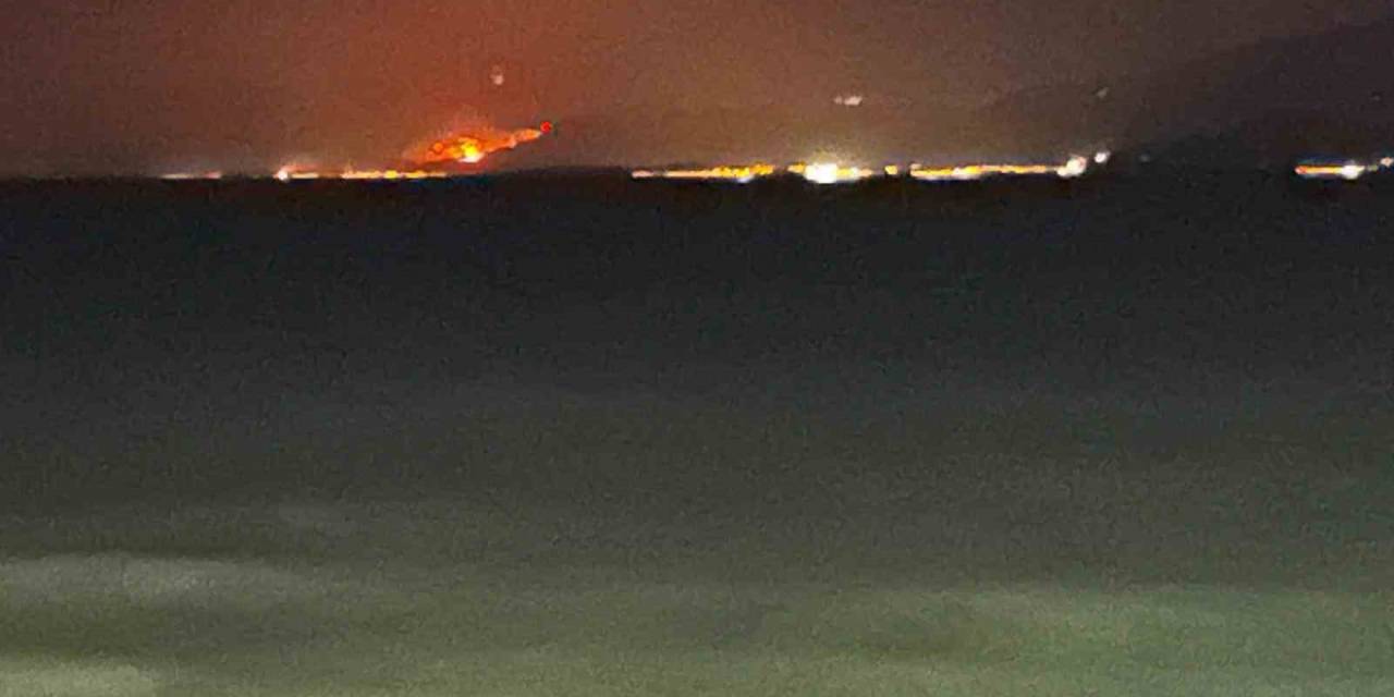 Seferihisar’daki Alevler Kuşadası Sahilinden Görülüyor