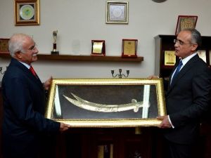 Bakan Topçu’dan Cem Vakfına Ziyaret
