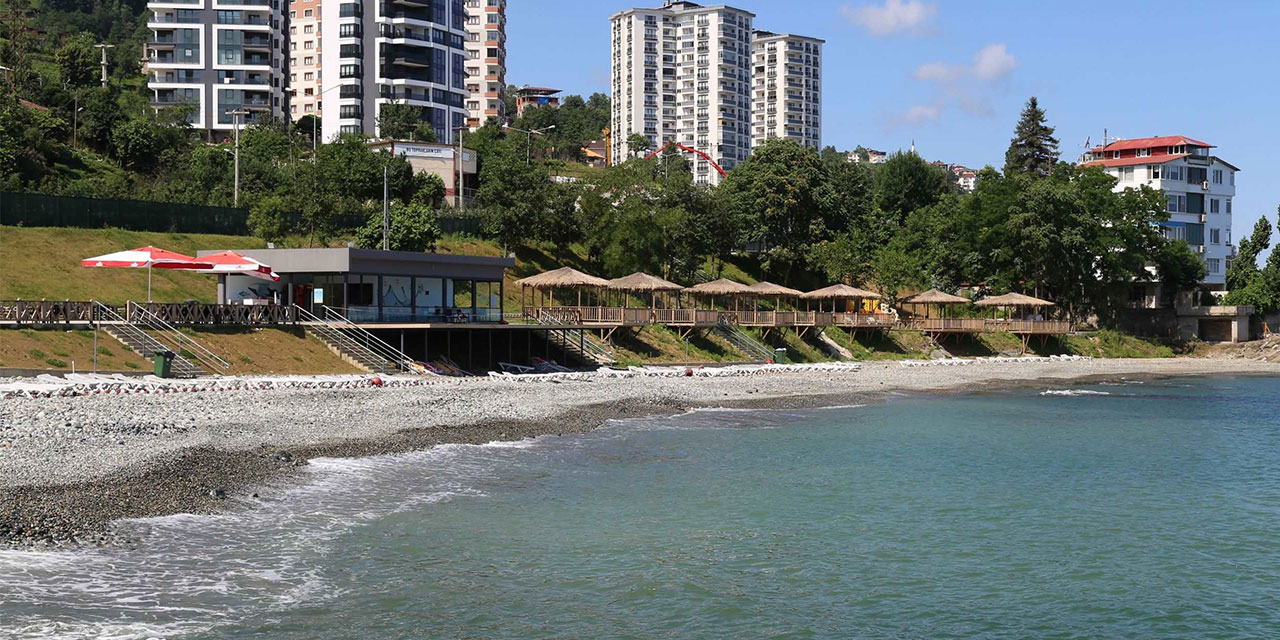 Rize'de Alipaşa Kadınlar Plajı'nda Şaşırtan Temizlik Raporu: Bakanlık Verileri Kaldırıp Yeniledi!