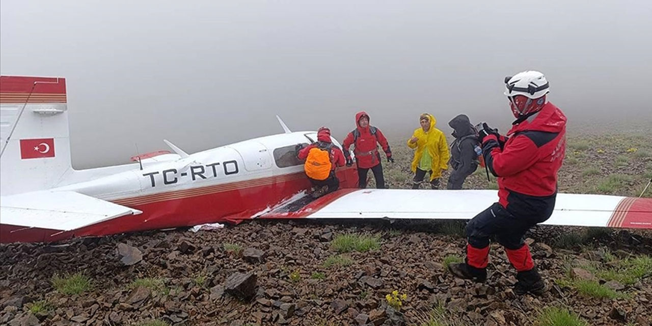 Düşen jet uçağının enkazı Rize-Bayburt sınırında JAK timi tarafından bulundu