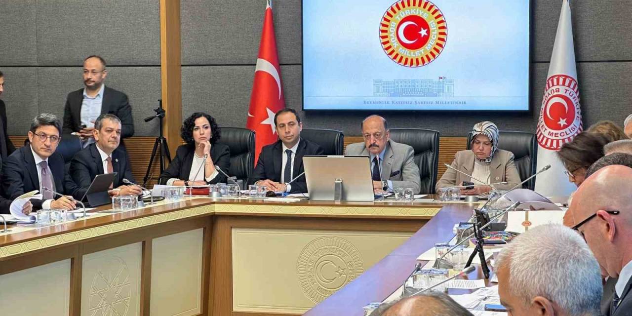 Sağlık Alanına Yönelik Düzenlemeler İçeren Kanun Teklifi Komisyondan Geçti