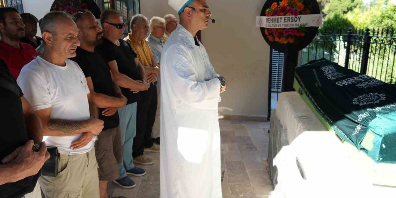 Kurtlar Vadisi Dizisinin ’kibritçi Çevat’ı Şekip Taşpınar Son Yolculuğuna Uğurlandı