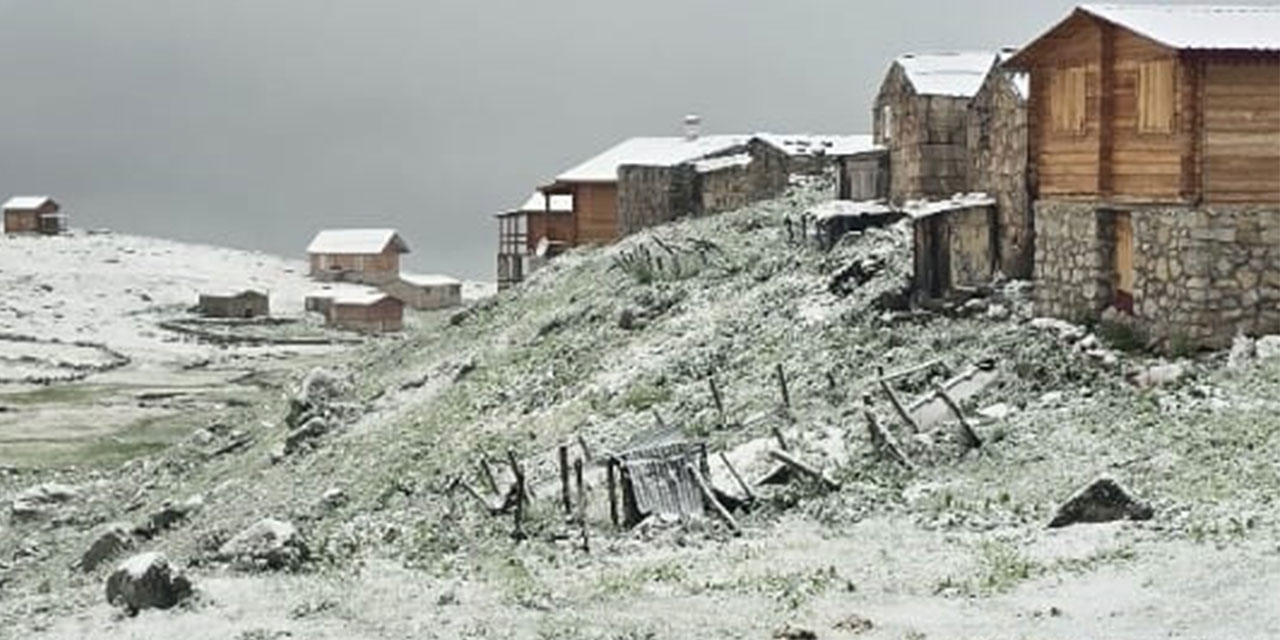 Rize ve Trabzon'un yüksek kesimleri temmuzda beyaza büründü