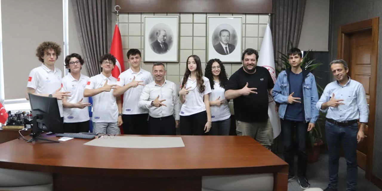 TEKNOFEST'in Yükselen Yıldızı Temren Roket Takımı'ndan İl Müdürü Öztürk’e Ziyaret