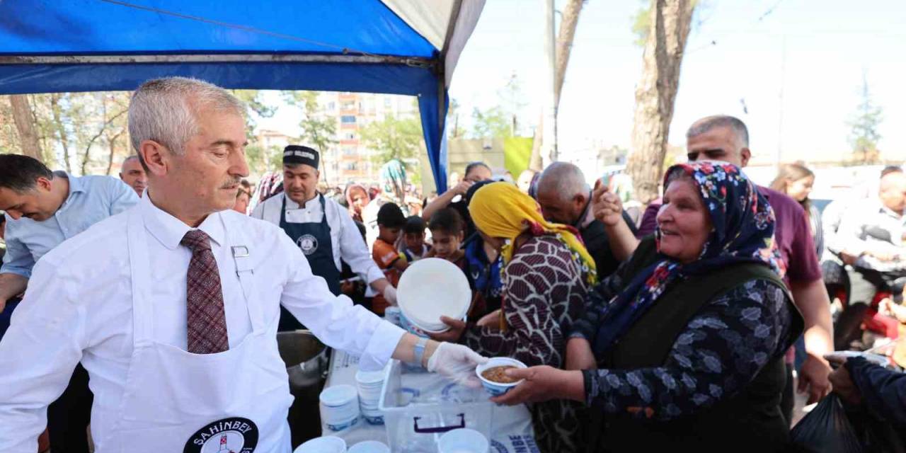 Şahinbey Belediyesi Aşure Geleneğini Sürdürüyor