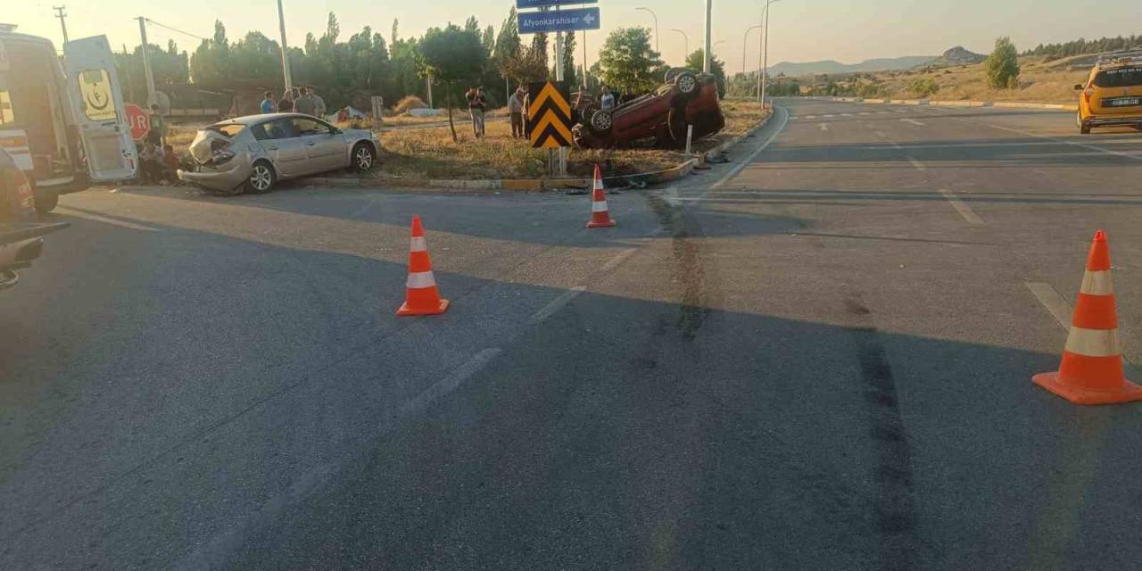 Afyonkarahisar’da Trafik Kazası: 9 Kişi Yaralandı