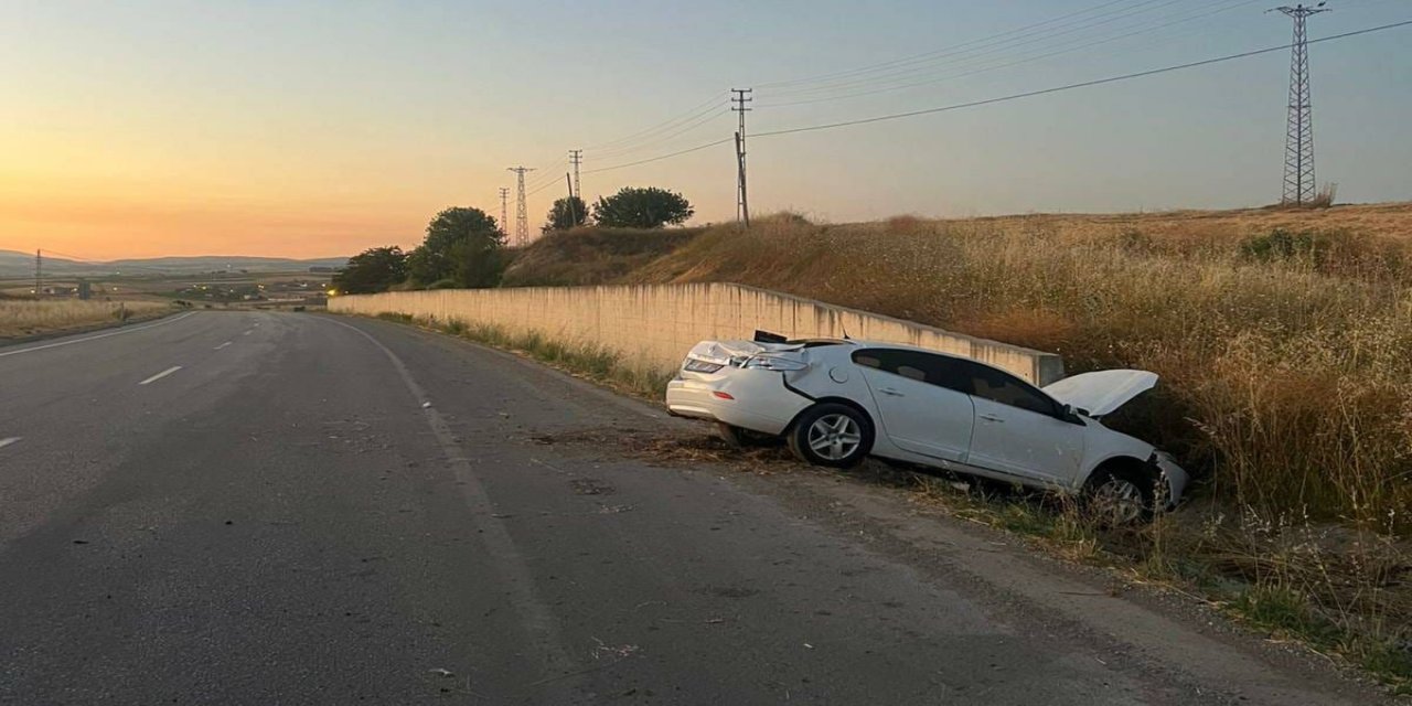 Otomobil beton bariyere çarptı, alkollü sürücü ağır yaralandı