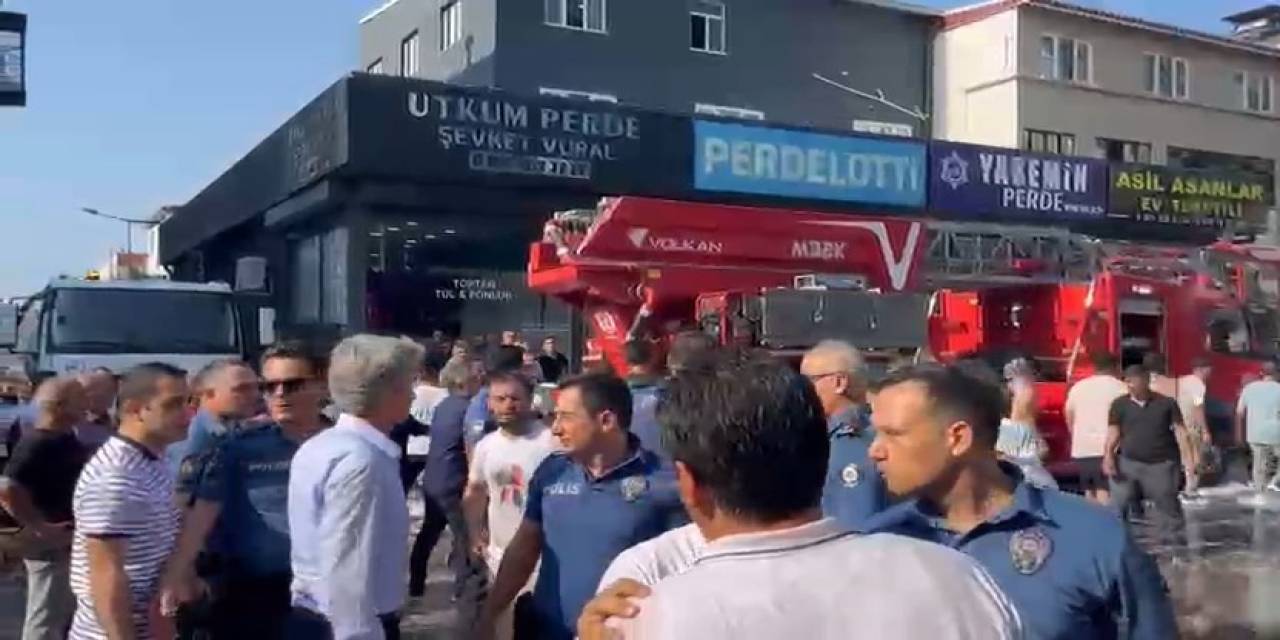 Yangını Müdahale Eden İtfaiye Ekiplerine Saldırdılar