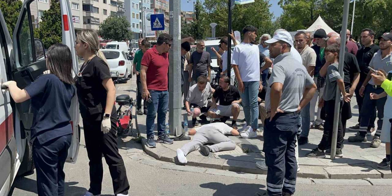 Otomobille Çarpışan Elektrikli Bisikletli Çocuk Yaralandı