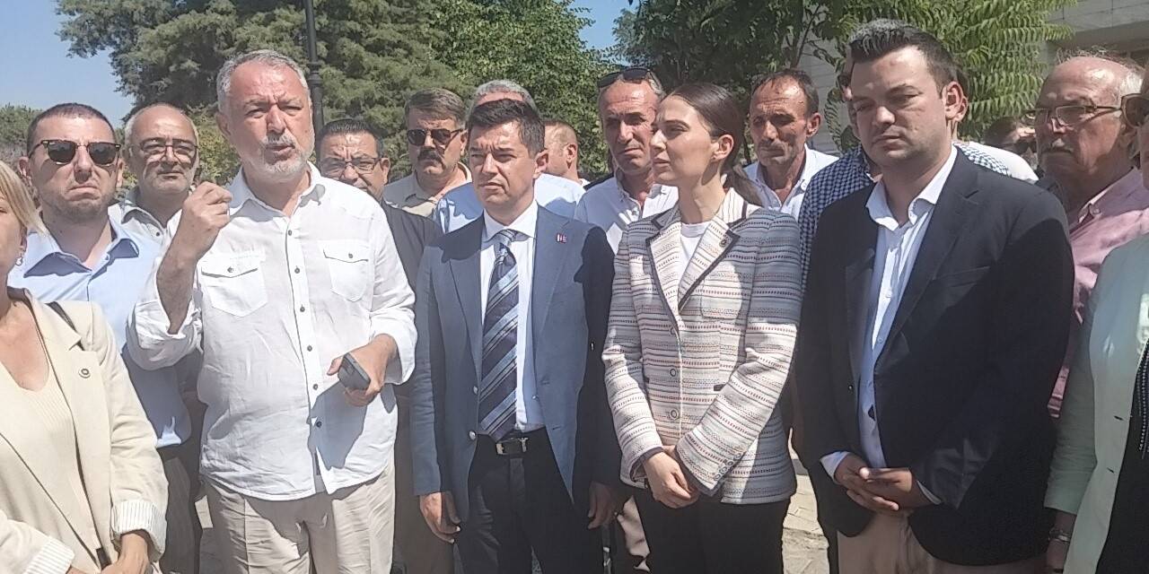 Polis Kalkanını Yumruklayan Marmaris Belediye Başkanı Ünlü Hakim Karşısına Çıktı