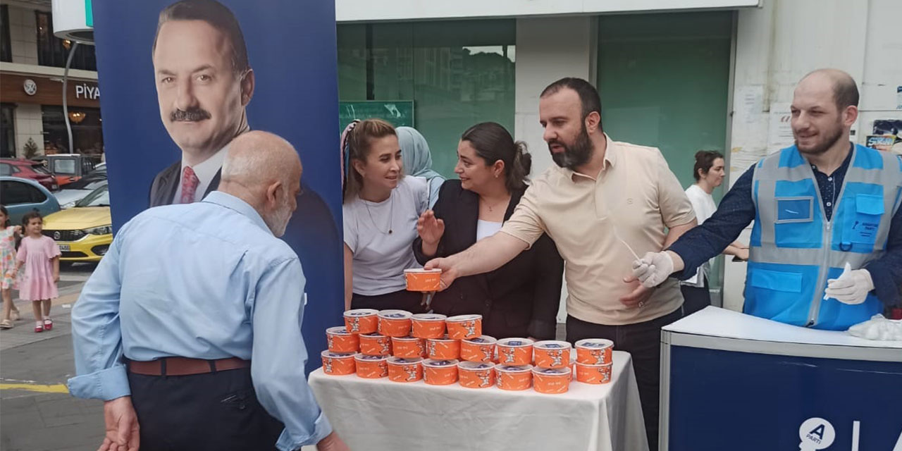 Anahtar Parti Rize’den Vatandaşlara Aşure İkramı