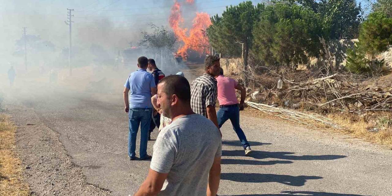 Çanakkale’deki Orman Yangını Naldöken Köyüne Sıçradı, Bazı Evler Alevlere Teslim Oldu