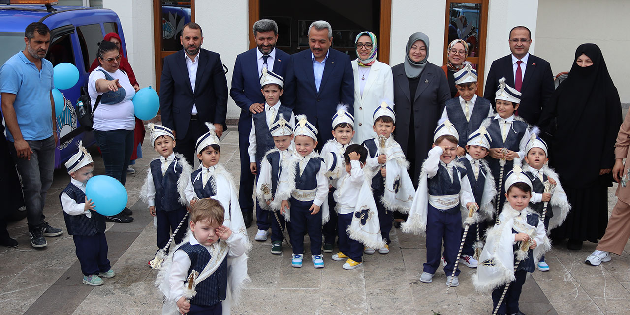 Rize'de 19 çocuk için sünnet şöleni düzenlendi