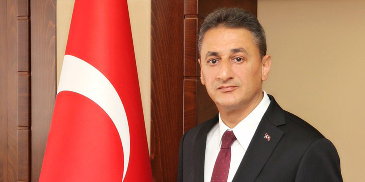 Rizeli eski Vali Erol Karaömeroğlu hayatını kaybetti