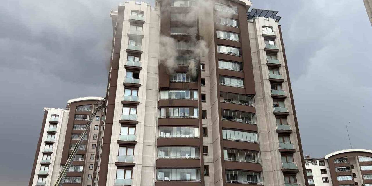 Ankara’da 14 Katlı Binada Çıkan Yangında Mahsur Kalan 2 Kişi Kurtarıldı