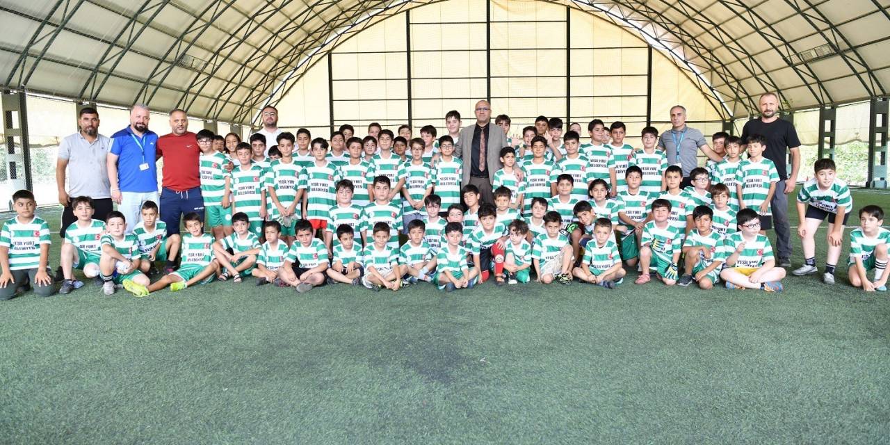 Geleceğin Yıldızları Yeşilyurt Belediyesi Futbol Kursunda Yetişiyor