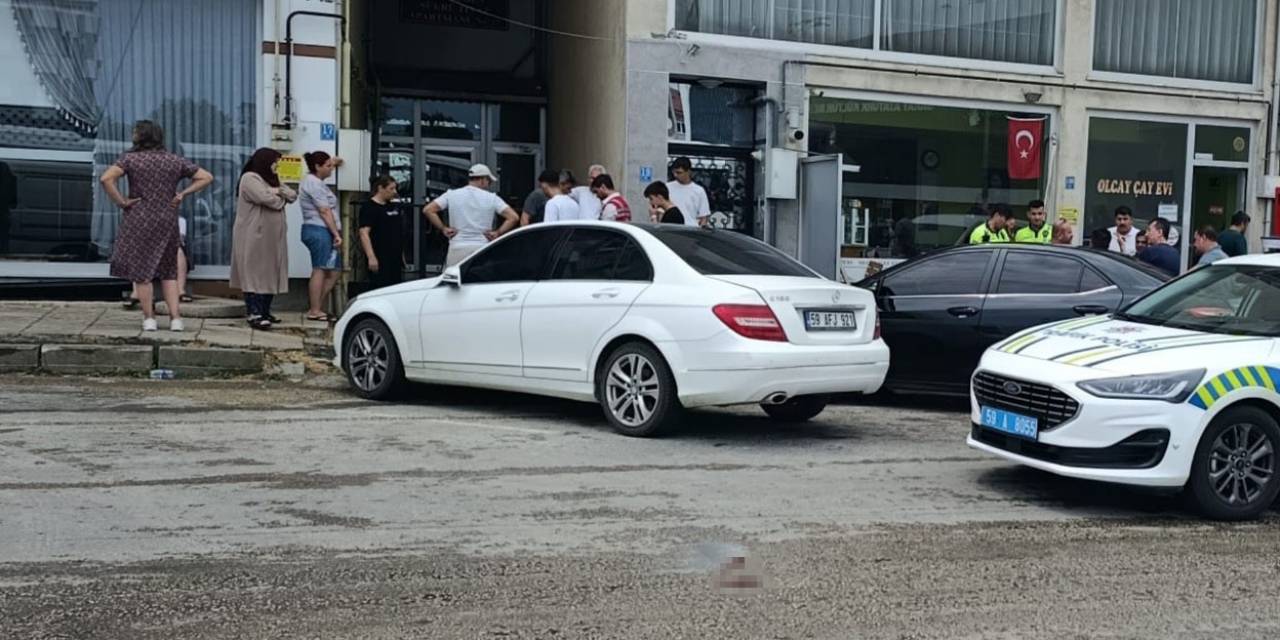 Tekirdağ’da Çiftlerin Kavgası Kanlı Bitti: 3 Çocuk Annesi Kadın Bıçaklandı