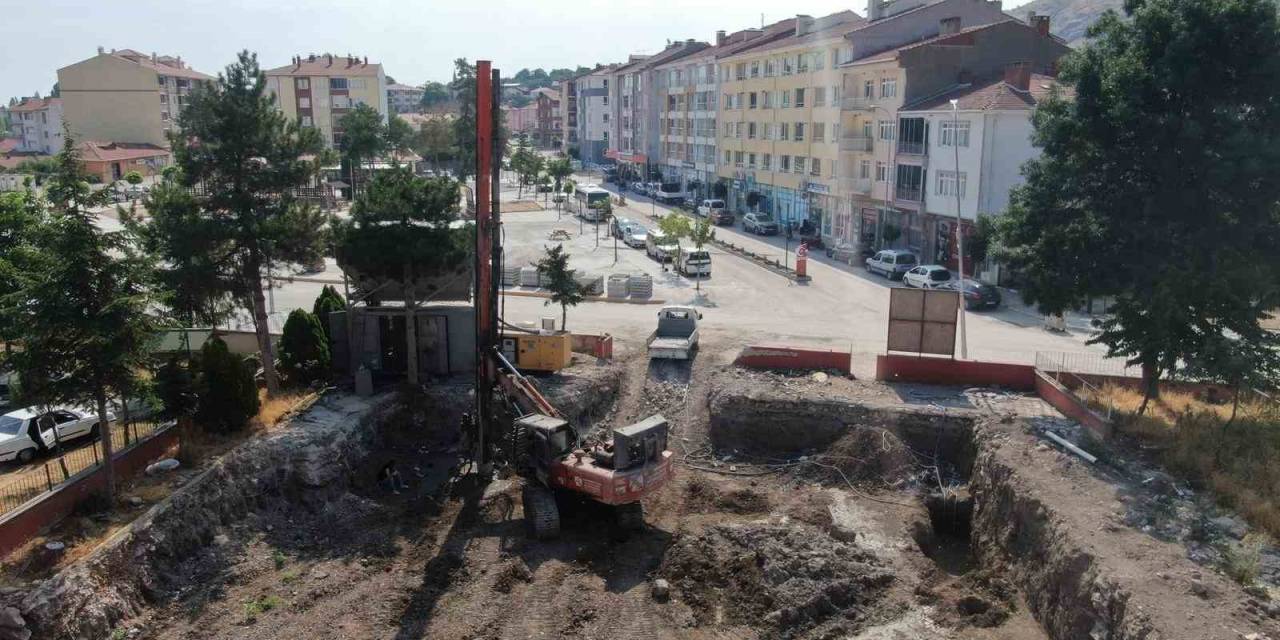 İnönü’de Hükümet Konağı Çalışmaları Hızla Sürüyor