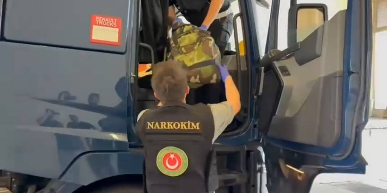 Kapıkule’de 26 Kilo Skunk Ele Geçirildi: 4 Tutuklama